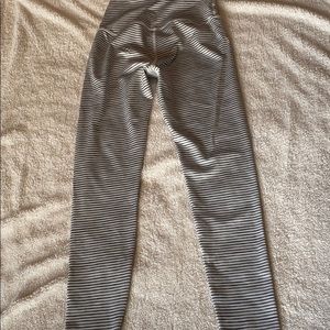 Gray/black and white leggings